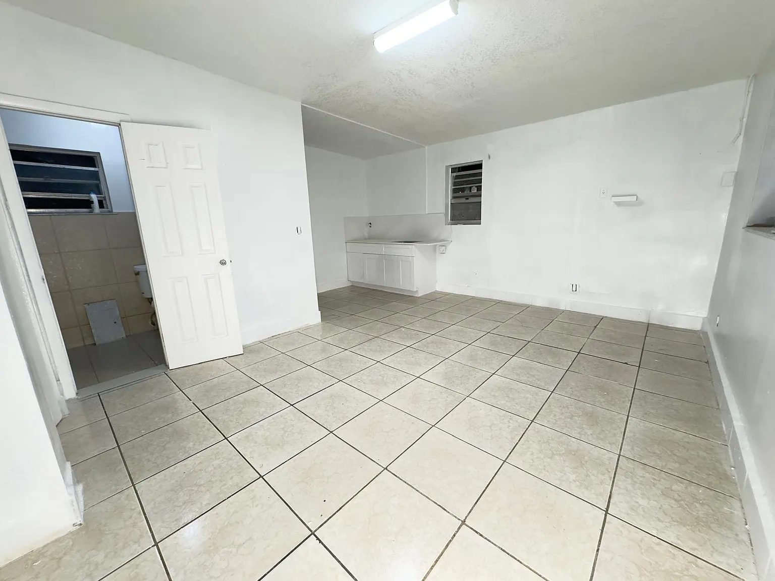 Studio, 350 sqft, $1,400 — Photo 4