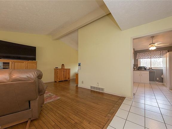 4th image of 11650 Pinewood Trl