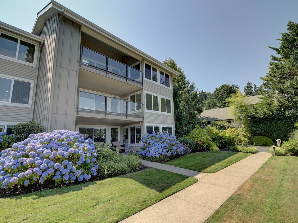 1st image of 409 101st Ave SE #203-G