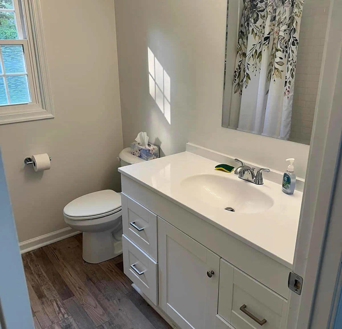 3 bed, 1200 sqft, $2,300 — Photo 3