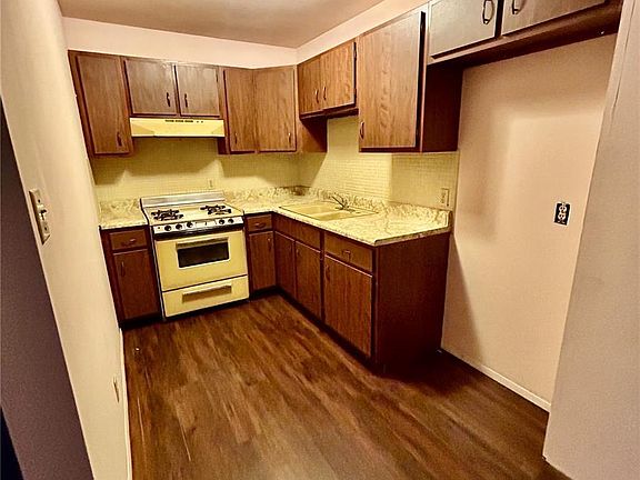 4th image of 2444 Prouhet Ave