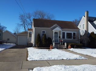 924 S Liberty St, Elgin, IL 60120