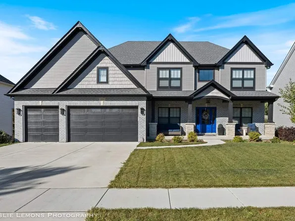 315 White Pines Ln, Oswego, IL 60543
