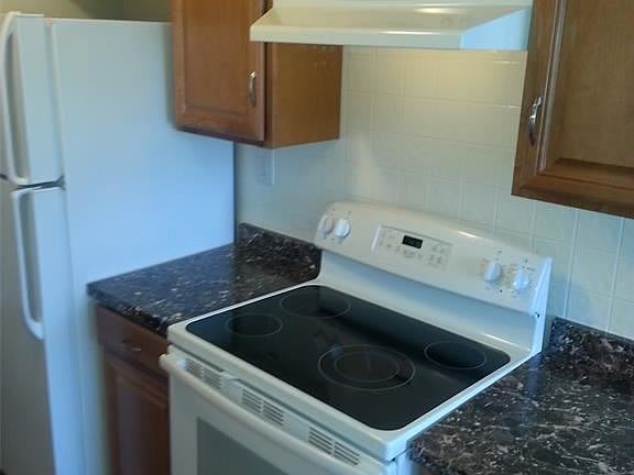 2nd image of 431 Riviera Dr #131