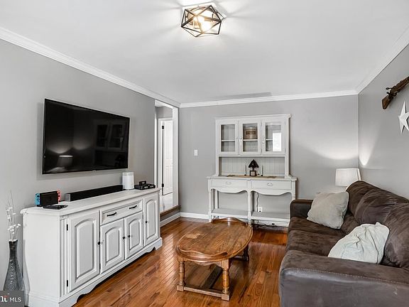 5th image of 14 Saddle Ridge Rd