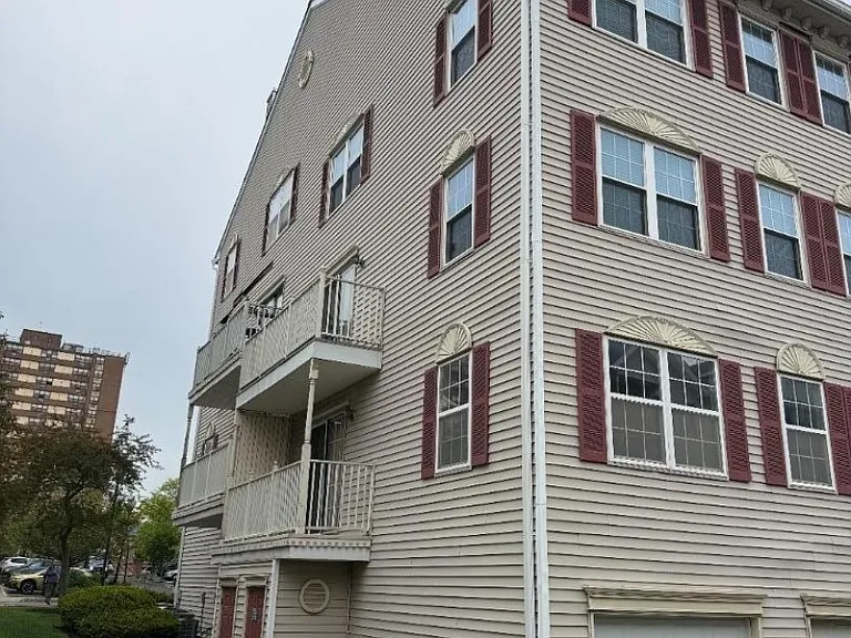 31 Marrow St — Photo 3