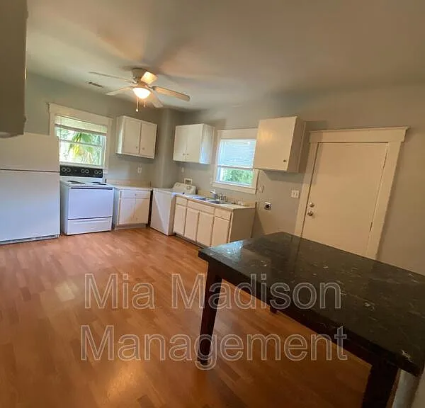 20 Culver St — Photo 10