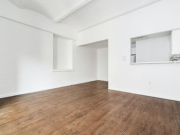 4th image of 9 Barrow St APT 4N