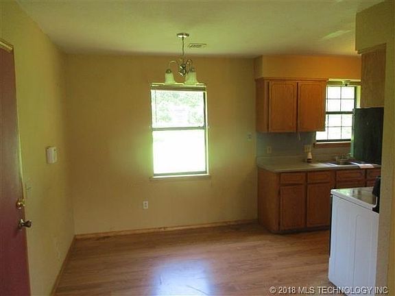 3rd image of 211 W Jackson Ave