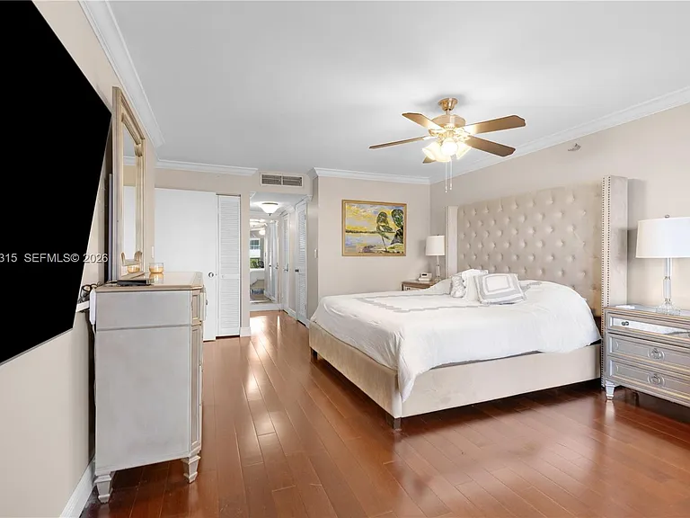6423 Collins Ave #703 — Photo 34