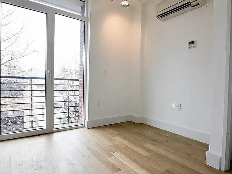 74 Maujer St #3B — Photo 4