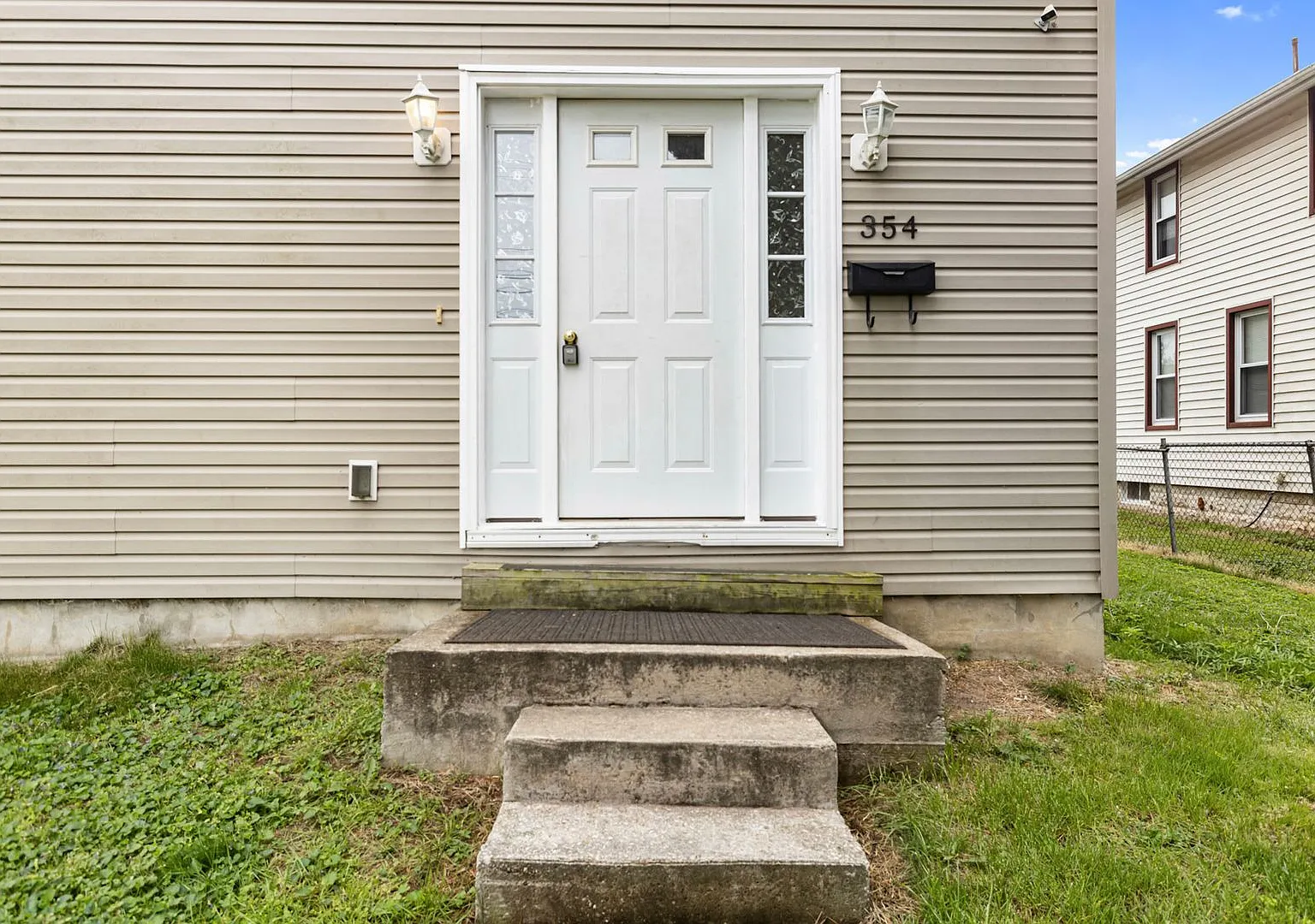 Convenient location- Showing Saturday 8/29 2pm-2:15pm — Photo 3