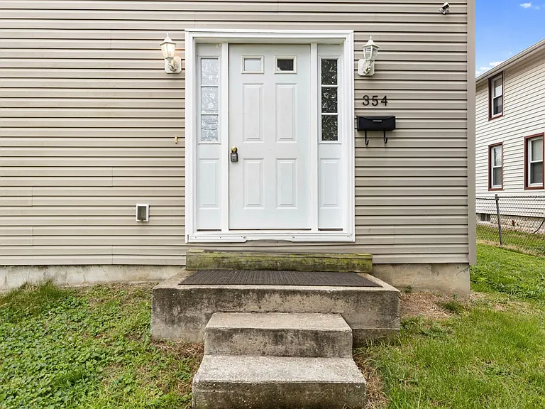 354 W Main St — Photo 3