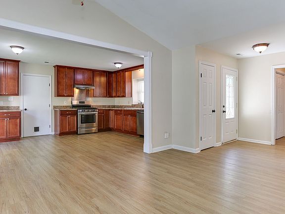 5th image of 1705 Culmer Ct