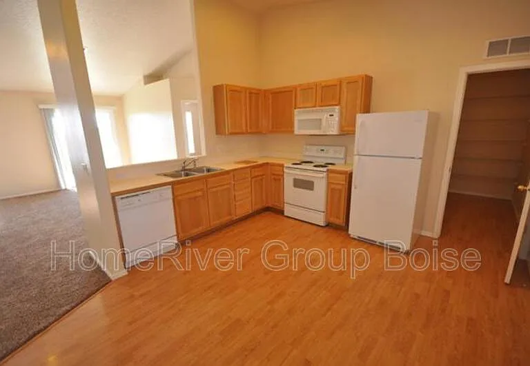 16692 Zaragosa Way — Photo 2