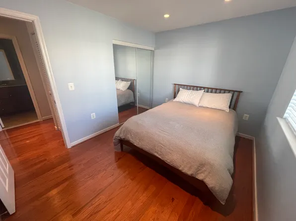 4069 S Four Mile Run Dr Unit 401, Arlington, VA 22204