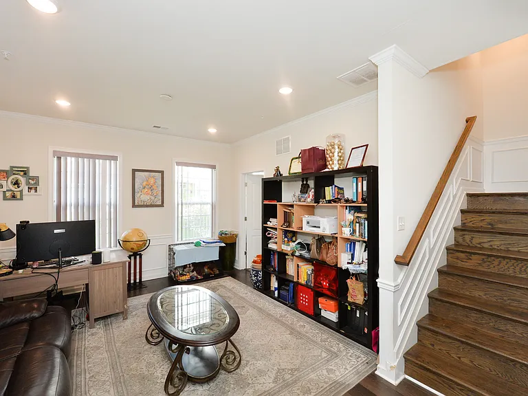 104 W Ramsey Ter #607 — Photo 2