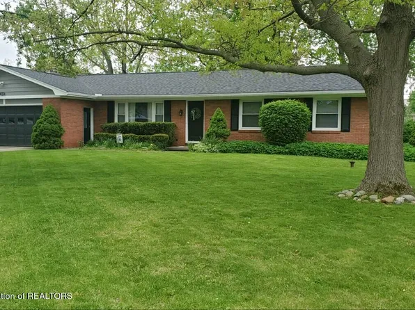 1119 Chris J Dr, Lansing, MI 48917