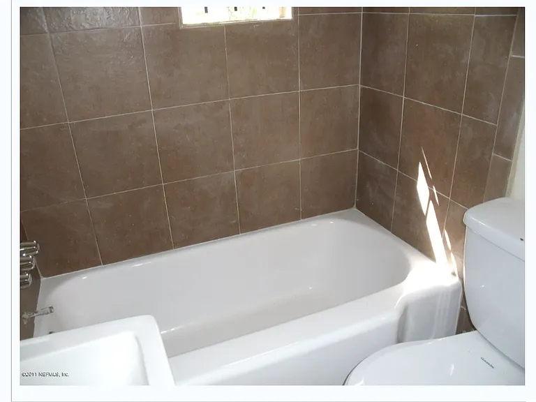 2584 W 45th St #2 — Photo 3