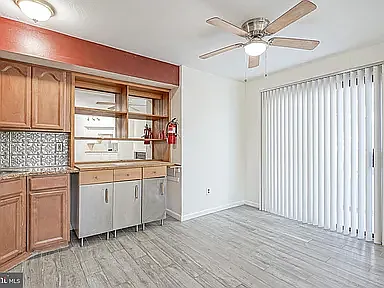 1065 Waldon Ct — Photo 9