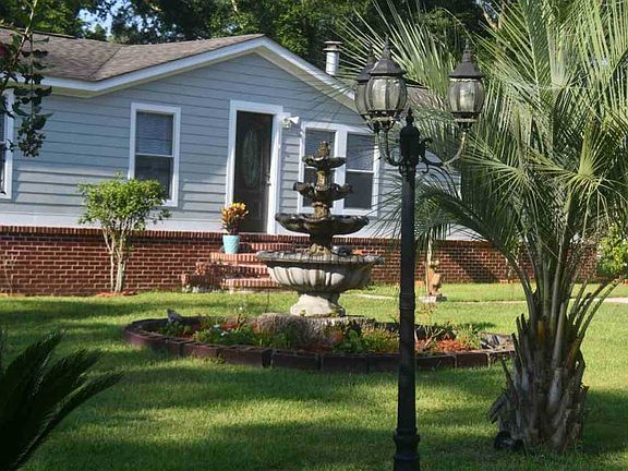 2nd image of 1438 Breck Dr