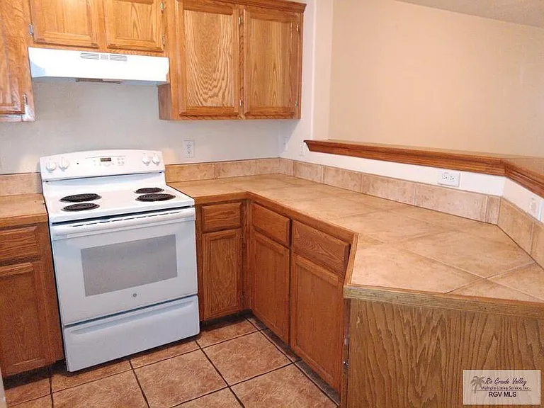 702 Sonesta Dr #H — Photo 10