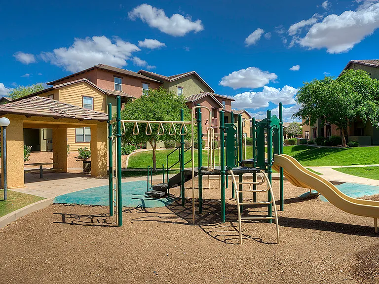 San Angelin Apartments — Photo 11