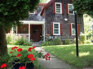 17 Larkin St, South Kingstown, RI 02879