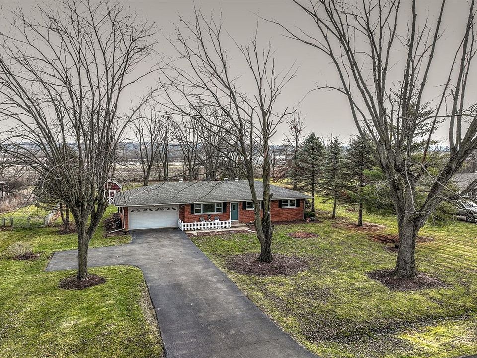 1st image of 3752 Dorothy Ln