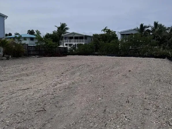 27374 Guadaloupe Ln, Ramrod Key, FL 33042