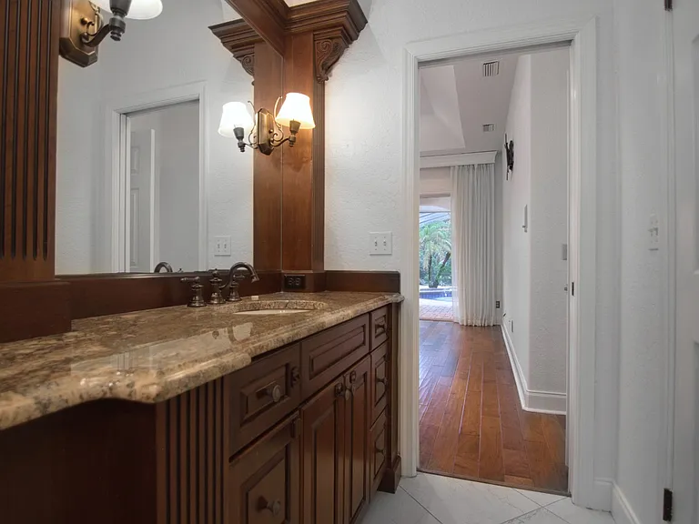 7725 Apple Tree Cir — Photo 20