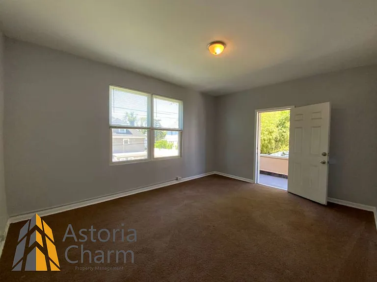2210 Roslyn Ave #8 — Photo 11