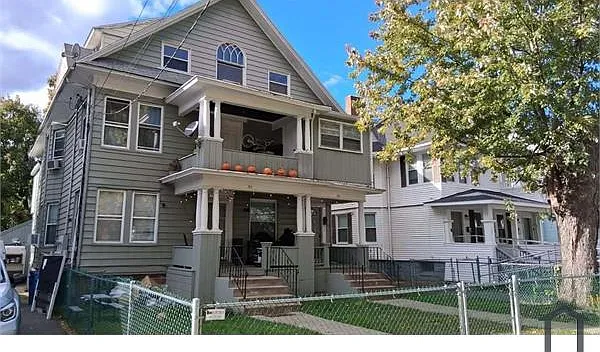143 Edgewood St #3 — Photo 1