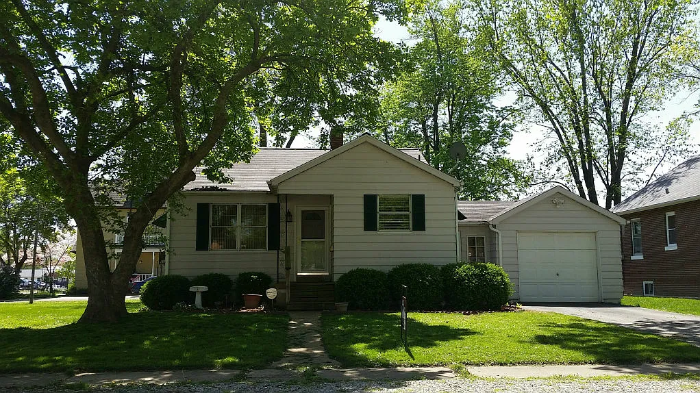 316 E Green St photo 1