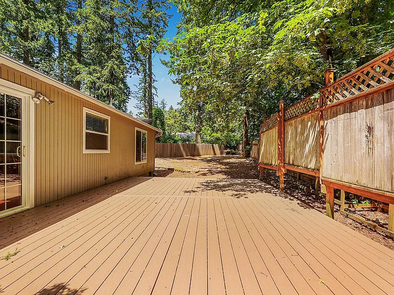 4256 Country Woods Ct — Photo 33