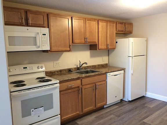 4th image of 340 Lafayette Rd #142