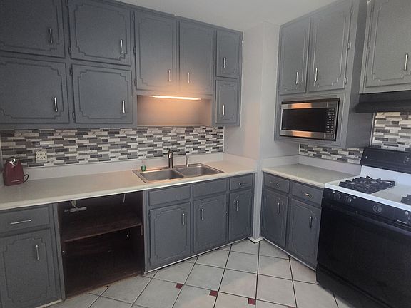 5th image of 4540 Karla Cir