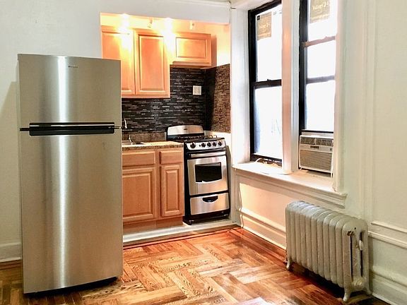 3rd image of 377 Eastern Pkwy #2FA