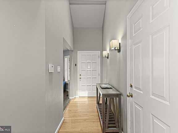 2nd image of 13 Raisin Tree Cir