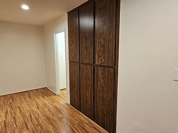 5th image of 7139 Hazeltine Ave #102