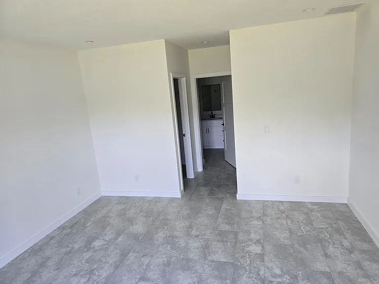 4240 Las Almanos Ave — Photo 9