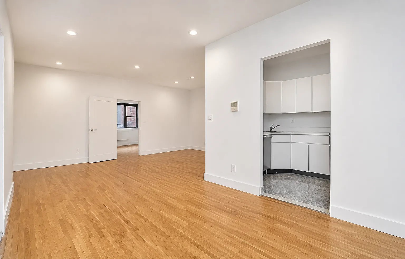 207 East 37th Street — Photo 3