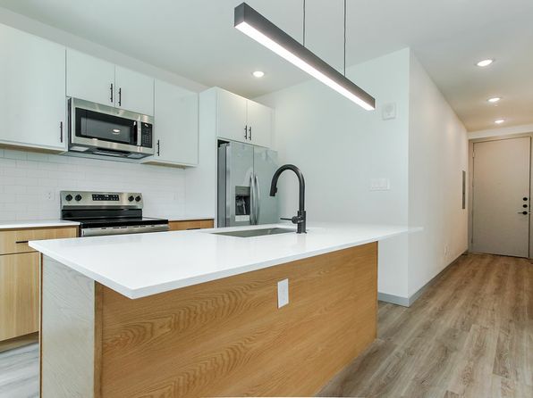 4001 Roseland Ave #201