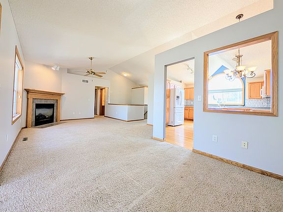 5th image of 4715 190th St W