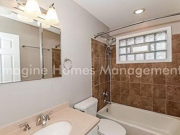 3rd image of 5827 Vincent Ave S
