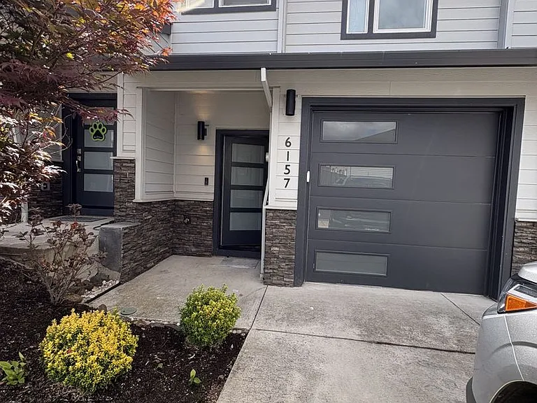 6157 Blue River Dr SE — Photo 1