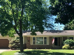 1011 Shelter Ln, Lansing, MI 48912