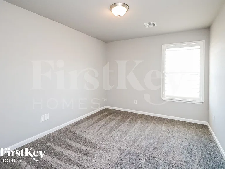 1720 Gladington Ct — Photo 12