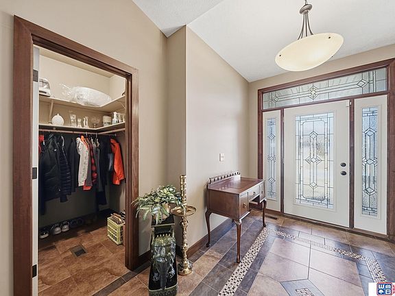 5th image of 2737 Shadowbrook Dr
