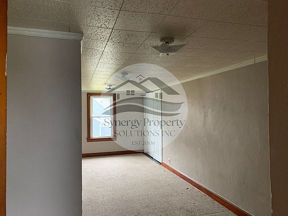 3rd image of 773 Forest Dr